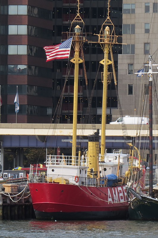New York / Lightship 87 (WAL-512) Ambrose
Author of the photo: [url=https://www.flickr.com/photos/larrymyhre/]Larry Myhre[/url]

Keywords: New York;New York City;United States;Lightship