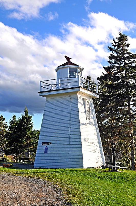 Nova Scotia / Walton Harbour Lighthouse
Author of the photo: [url=https://www.flickr.com/photos/archer10/]Dennis Jarvis[/url]
Keywords: Minas Basin;Canada;Nova Scotia