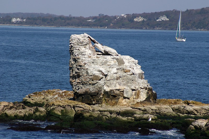 Rhode island / Remnants of Whale rock lighthouse
Author of the photo: [url=https://www.flickr.com/photos/31291809@N05/]Will[/url]

Keywords: Rhode island;United States;Offshore;Atlantic ocean