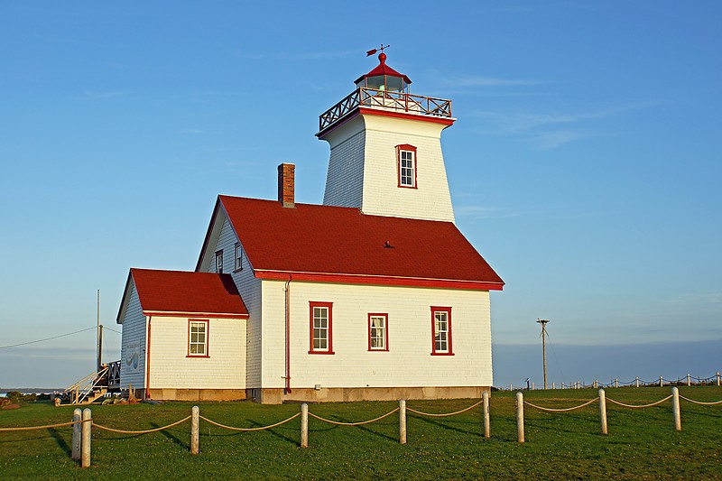 Prince Edward Island / Wood Islands lighthouse
Author of the photo: [url=https://www.flickr.com/photos/archer10/] Dennis Jarvis[/url]

Keywords: Prince Edward Island;Canada;Northumberland strait