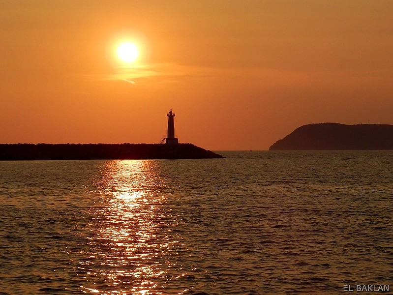 Bar / West Breakwater lighthouse
Keywords: Bar;Montenegro;Adriatic sea;Sunset
