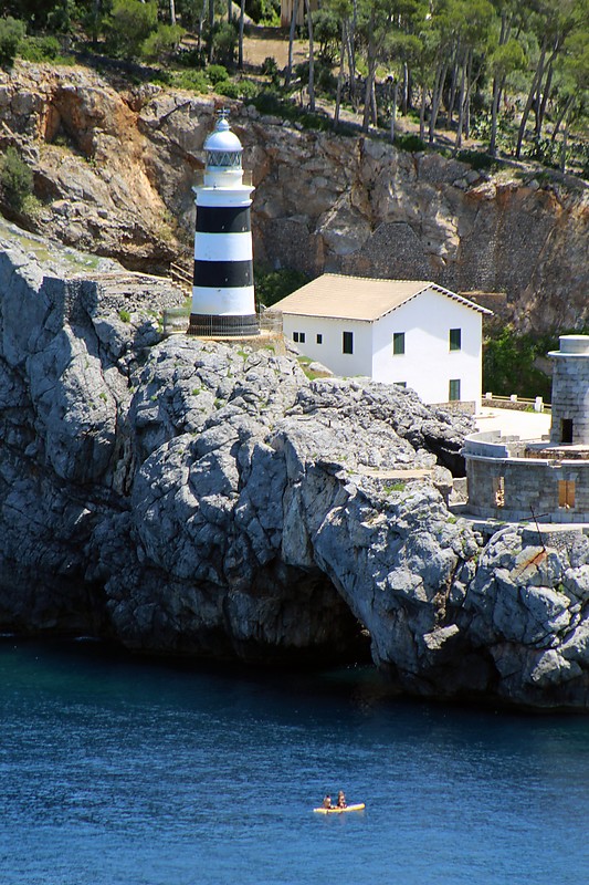 MALLORCA - Sóller - Punta de Sa Creu Lighthouse (new and old)
Author of the photo: [url=https://www.flickr.com/photos/31291809@N05/]Will[/url]
Keywords: Spain;Palma de Mallorca;Port de Soller;Mediterranean sea