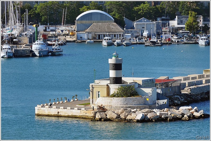 Bari / Molo Pizzoli lighthouse 
Keywords: Bari;Italy;Adriatic sea;Apulia