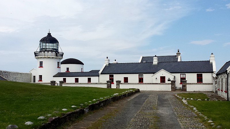 Connacht / County Mayo / Clew Bay / Clare Island Lighthouse (2)
Author of the photo: [url=https://www.flickr.com/photos/81893592@N07/]Mary Healy Carter[/url]

Keywords: Connacht;Ireland;Atlantic ocean;Clew Bay;Mayo