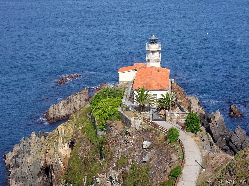 Cudillero / Punta Rebollera Lighthouse
Keywords: Cudillero;Asturias;Spain;Bay of Biscay