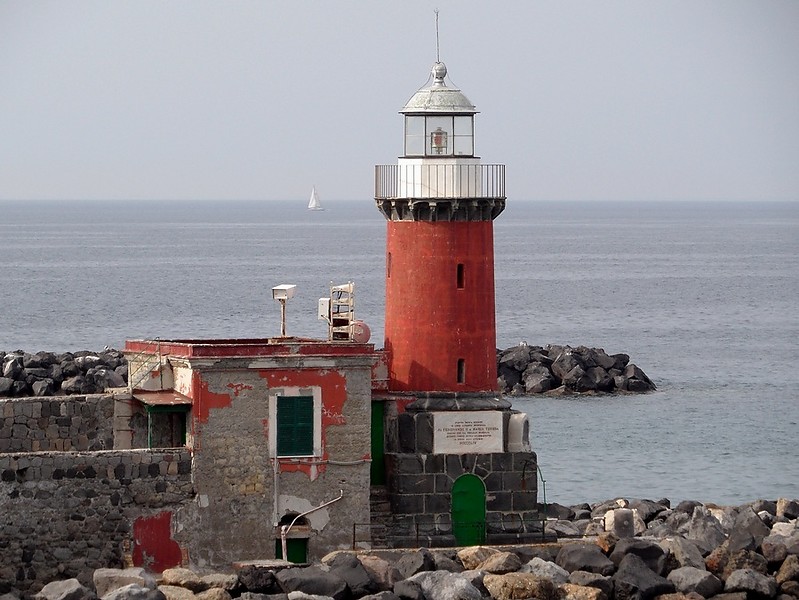 Faro del Porto d'Ischia
(c) EL BAKLAN
Keywords: Ischia;Italy;Tyrrhenian Sea