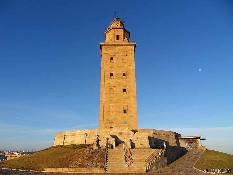 La Coruna / Torre de Hercules
Ancient Roman lighthouse, oldest Roman lighthouse in use today, first reference around 415 year
Keywords: Galicia;La Coruna;Spain;Bay of Biscay