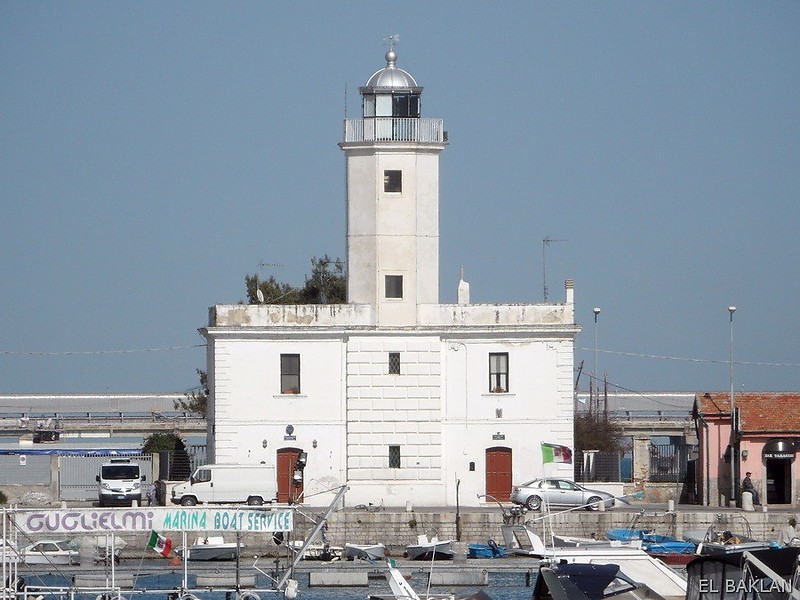 Manfredonia lighthouse
Keywords: Manfredonia;Italy;Adriatic sea
