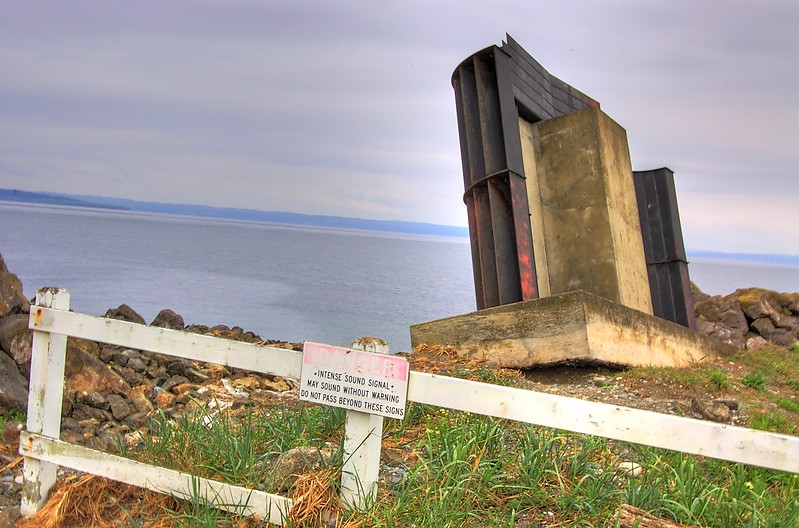 Washington / Point Wilson lighthouse - foghorn
Author of the photo: [url=https://www.flickr.com/photos/ankneyd/]Don Ankney[/url]
Keywords: Strait of Juan de Fuca;United States;Washington;Puget Sound;Siren