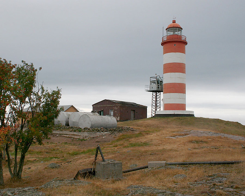 North Gogland lighthouse
AKA Suursaari, Pohjoiskorkia, Hogland, Hochland
Author of the photo: [url=http://fotki.yandex.ru/users/sommers/]Alexey Solovev[/url]
Keywords: Gogland;Gulf of Finland;Russia