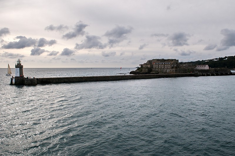 Guernsey / Castle Breakwater (St. Peter Port New Harbour Range Front) lighthouse
Permission granted by [url=http://sean.kiev.ua/]Sean[/url]
Keywords: Guernsey;English channel;United Kingdom