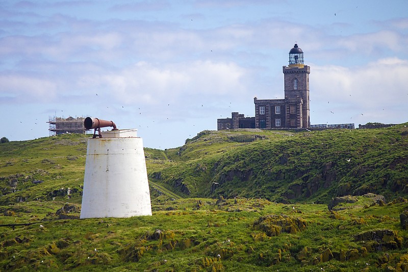 Isle of May High lighthouse and foghorn
Author of the photo: [url=https://jeremydentremont.smugmug.com/]nelights[/url]
Keywords: Firth of Forth;Scotland;United Kingdom;North sea;Siren