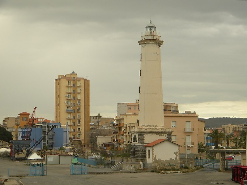 LICATA - Molo di Levante - San Giacomo Lighthouse
Author of the photo: [url=http://fleetphoto.ru/author/2231/]Aleksandr[/url]
Keywords: Sicily;Italy;Mediterranean sea;Licata
