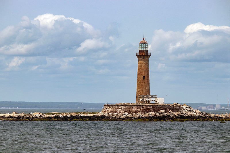 New York / Little Gull Island lighthouse
Author of the photo: [url=https://jeremydentremont.smugmug.com/]nelights[/url]
Keywords: New York;Atlantic ocean;United States