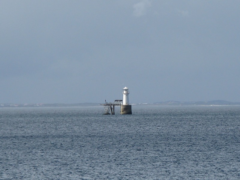False bay / Romans Rock Lighthouse
Keywords: Simons Town;South Africa;Atlantic ocean;Offshore