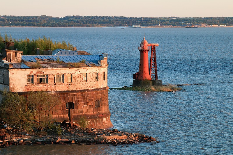 Saint-Petersburg / Fort Nikolai Range Front lighthouse
Author of the photo: [url=http://fotki.yandex.ru/users/winterland4/]Vyuga[/url]
Keywords: Kronshtadt;Russia;Gulf of Finland;Saint-Petersburg