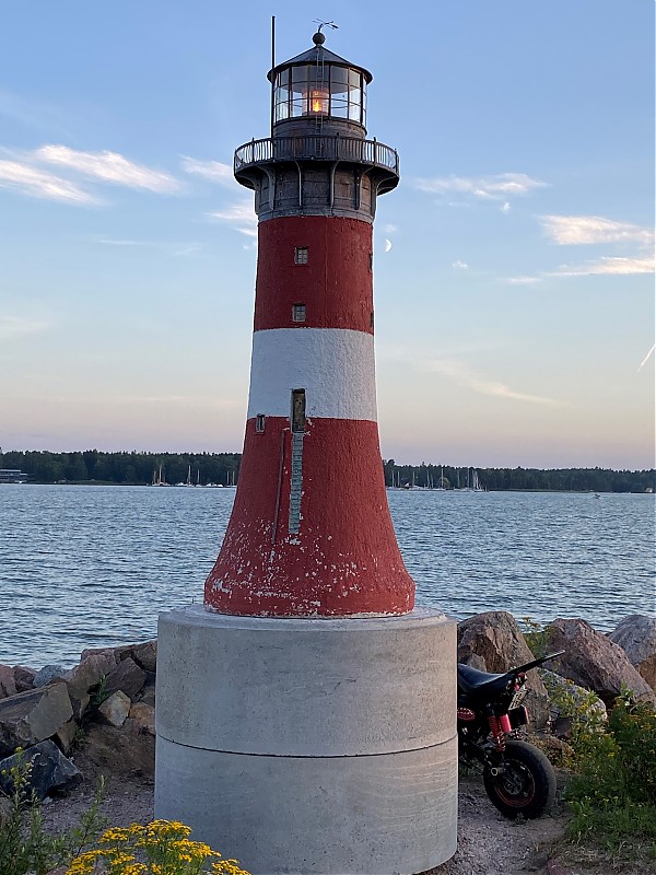 Espoo / Matinkyla faux lighthouse
Photo by Sergey Okun
Keywords: Helsinki;Espoo;Faux;Finland;Gulf of Finland