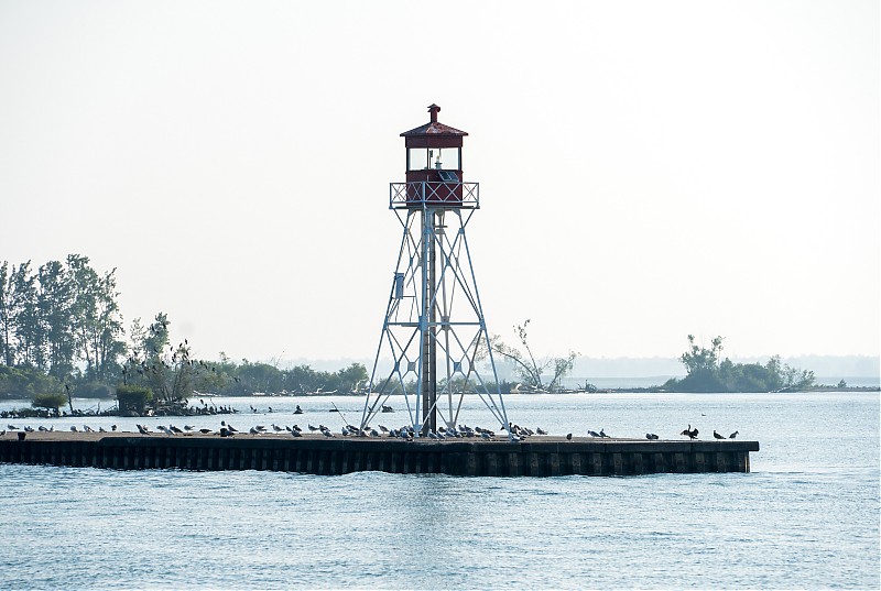 Rondeau East Pier light
Author of the photo: [url=https://www.flickr.com/photos/selectorjonathonphotography/]Selector Jonathon Photography[/url]
Keywords: Rondeau;Canada;Lake Erie;Ontario