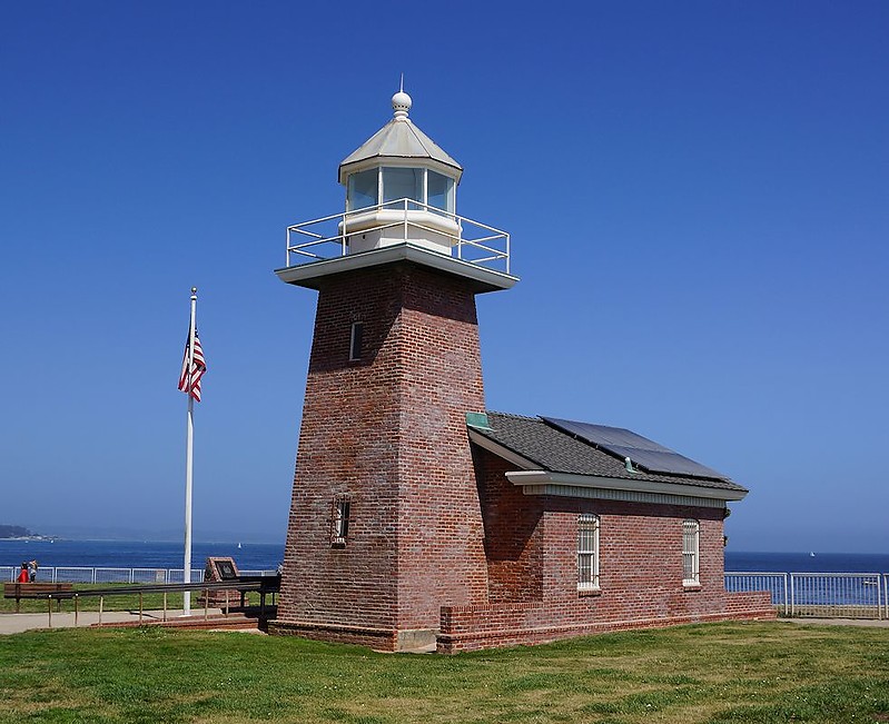 California / Santa Cruz lighthouse 
AKA: Mark Abbott Memorial
Author of the photo: [url=http://fotki.yandex.ru/users/gmz/]Grigoriy[/url]
Keywords: California;Santa Cruz;United States;Pacific ocean