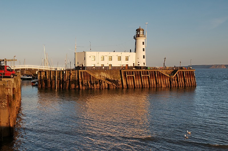 North-East Coast / Scarborough Pier Lighthouse
Built in 1806, reconstructed in 1931.
Aka Vincent's Pier Lighthouse
Permission granted by [url=http://sean.kiev.ua/]Sean[/url]
Keywords: Scarborough;England;North sea;United Kingdom