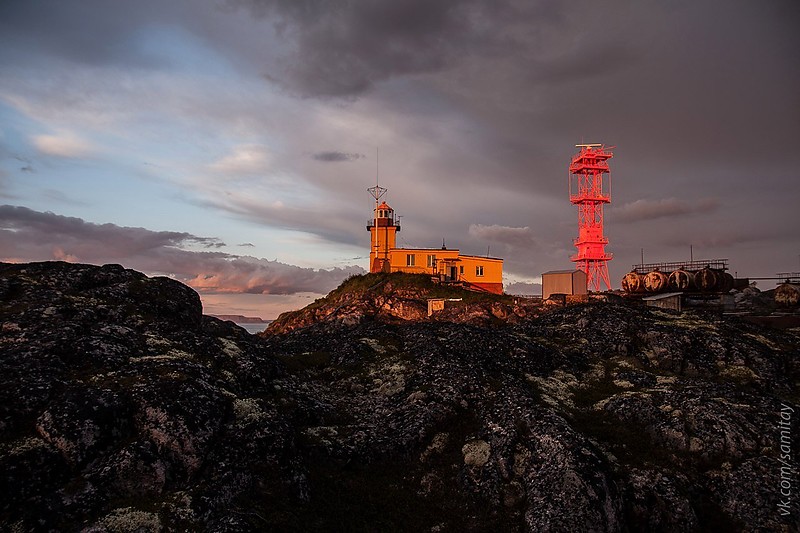 Kola bay / Set'-Navolok lighthouse
Next to LH - radar tower of Murmansk VTS
Author of the photo: [url=https://vk.com/samitay]Dimas Samitay[/url]
Keywords: Russia;Murmansk;Kola bay;Vessel Traffic Service