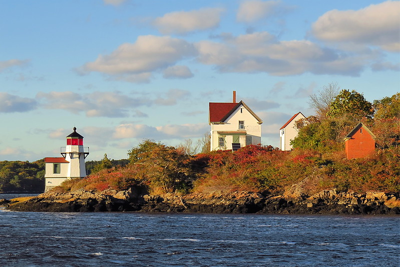 Maine / Squirrel Point lighthouse
Author of the photo: [url=https://www.flickr.com/photos/larrymyhre/]Larry Myhre[/url]
Keywords: Maine;United States;Kennebec river