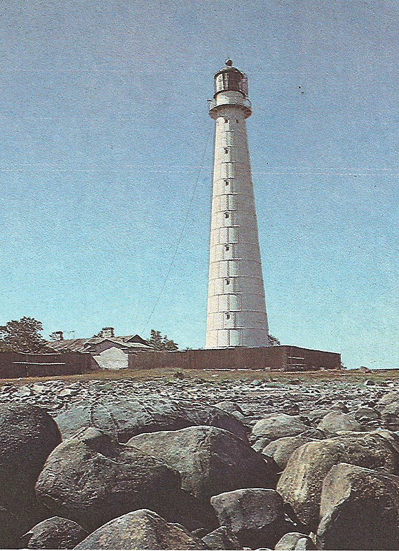Tahkuna Neem / Tahkuna (Tackerort) Lighthouse
Author of the photo [url=http://fleetphoto.ru/author/645/]tallart[/url]
Keywords: Estonia;Hiiumaa;Baltic sea;Historic