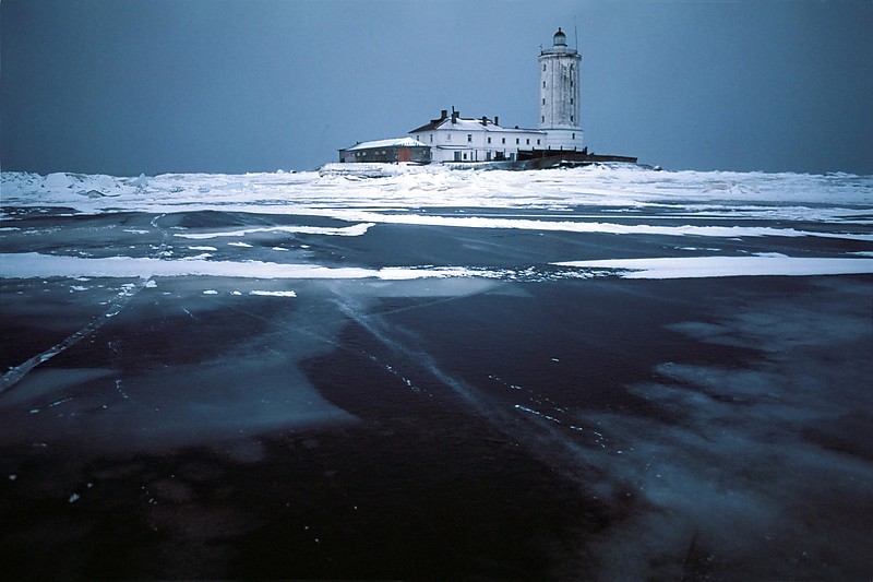 Gulf of Finland / Tolbukhin lighthouse
Author of the photo: [url=http://matseevski.livejournal.com/]Yuri Matseevski[/url]
Keywords: Gulf of Finland;Russia;Kronshtadt;Winter