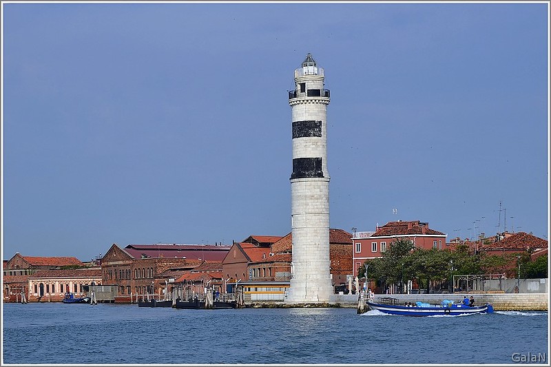 Golfo di Venezia / Isola di Murano / Murano (Entrance Range Rear) Lighthouse
Built in 1912
Keywords: Murano;Venice;Italy