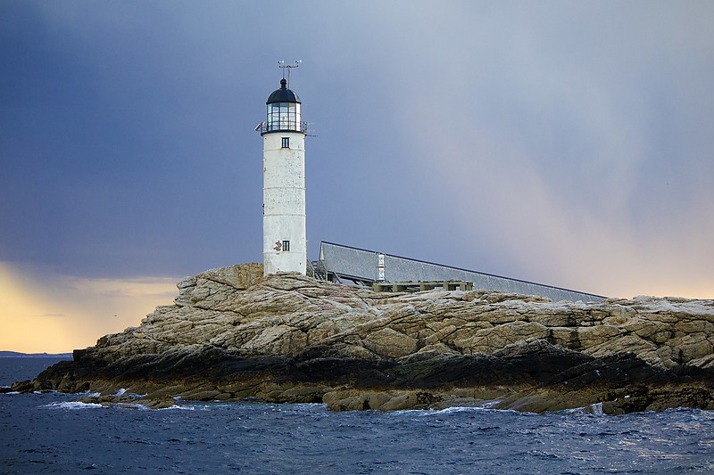 New Hampshire / Isles of Shoals / White Island lighthouse
Author of the photo: [url=https://jeremydentremont.smugmug.com/]nelights[/url]

Keywords: New Hampshire;United States;Atlantic ocean