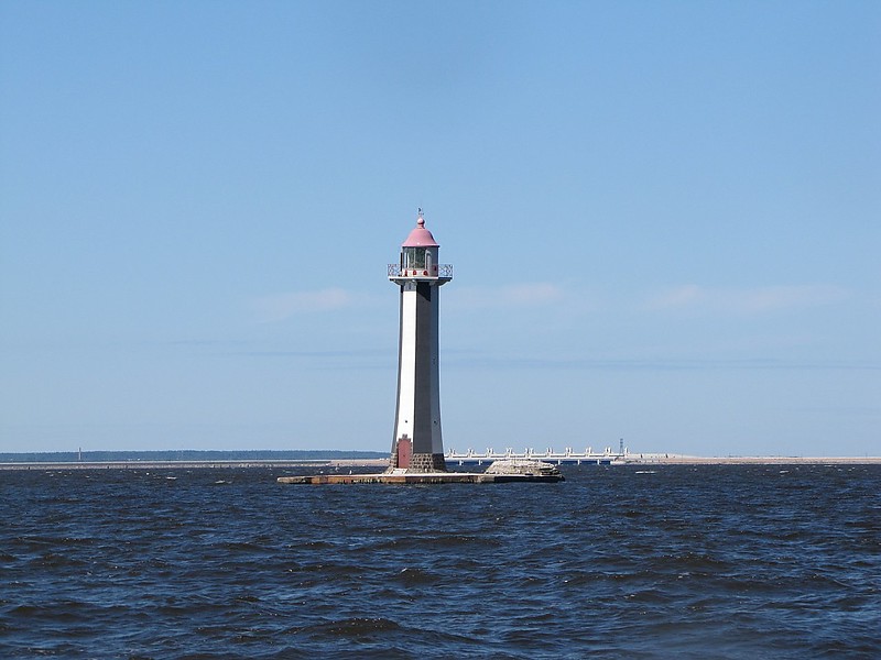 Saint-Petersburg / Morskoy Kanal Front lighthouse
Photo by Alexandr Zhukov
Keywords: Saint-Petersburg;Gulf of Finland;Russia;Offshore