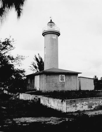 Point Jiguero Lighthouse
Photo from [url=http://www.uscg.mil/history/weblighthouses/USCGLightList.asp]US Coast Guard site[/url]
AKA Punta Higuero Lt
Keywords: Puerto Rico;Caribbean sea;Historic