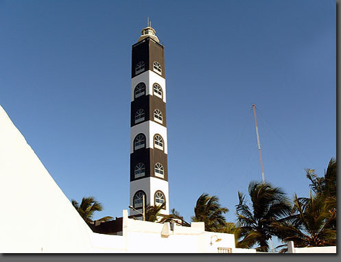 Sergipe lighthouse
AKA Aracaju, Coroa do Meio
Source of the photo: [url=http://faroisbrasileiros.com.br/]Farois Brasileiros[/url]
Keywords: Aracaju;Brazil;Atlantic ocean