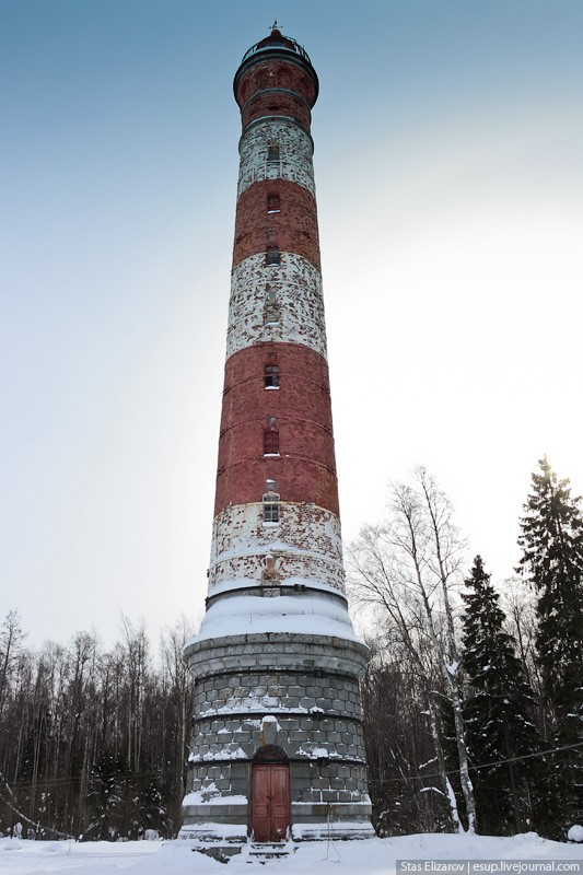 Ladoga lake / Svirskiy lighthouse
Author of the photo: [url=http://esup.livejournal.com/]Stas Elizarov[/url]
Keywords: Russia;Ladoga lake;Winter