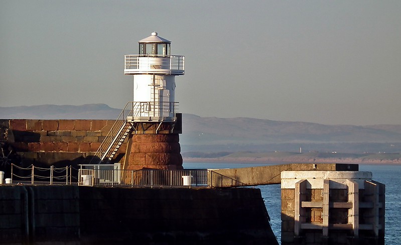 Firth of Clyde / Troon Pierhead lighthouse 
Entrance to Troon Harbour on a clear crisp February afternoon
Keywords: Scotland;Troon;Firth of Clyde