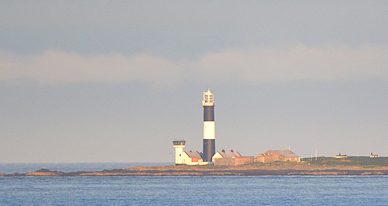 Mew Island Lighthouse
Passing on the way home from Belfast
Keywords: North channel;United Kingdom;Northern Ireland
