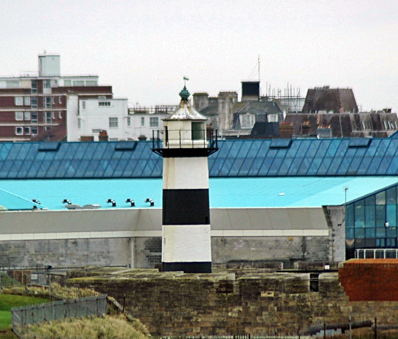 Southsea Castle Lighthouse
Taken from the deck of the ferry, that just left from Portsmouth
Keywords: Portsmouth;Southsea;England;United Kingdom;English channel;Hampshire