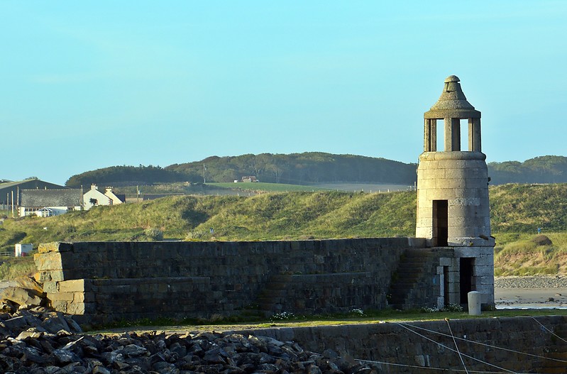 Rhins of Galloway / Port Logan Lighthouse
Disused beacon at Port Logan, near Portpatrick on the Mull of Galloway
Keywords: Galloway;Scotland;United Kingdom;North Channel;Port Logan