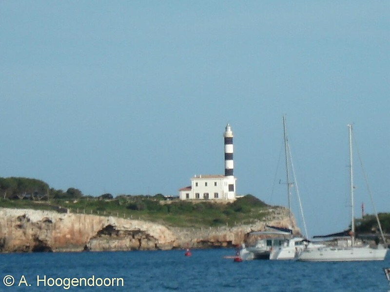Mallorca / Portocolom lighthouse
AKA Porto Colom, Punta de Ses Crestes, Punta de sa Farola

Keywords: Mallorca;Spain;Mediterranean sea