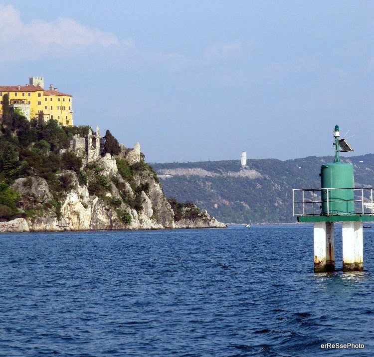 Adriatic Sea / Golfo di Trieste / Duino / Entrance Canale San Giovanni (Timavo river) Light 
Duino Castle at left.
Keywords: Adriatic sea;Gulf of Trieste;Duino;Italy