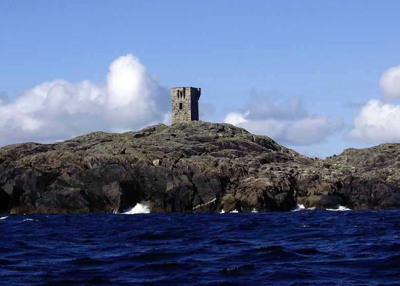 Connacht / County Galway / Roundstone - Connemara / Golam Island / Golam Head Semaphore (Signal) Tower
Keywords: Connacht;Ireland;Atlantic ocean;Galway