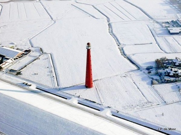 North Sea / Huisduinen / "Lange Jaap" Lighthouse
Built in 1878
Aka KIJKDUIN REAR
Keywords: Kijkduin;Den Helder;North sea;Netherlands;Winter;Aerial