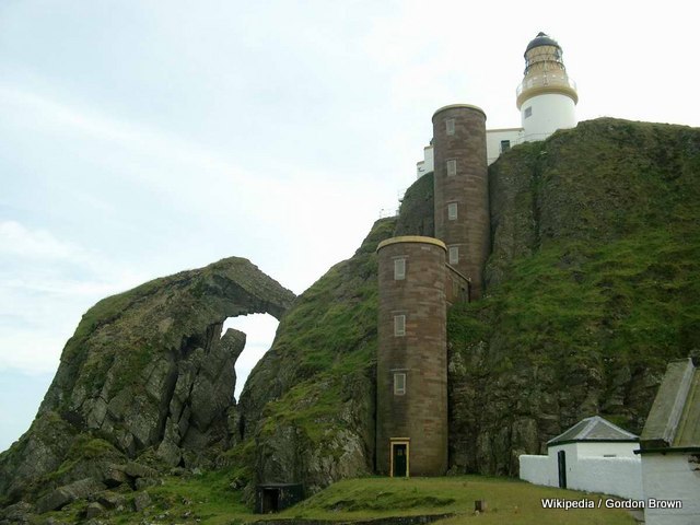 West Coast / Argyll and Bute / Off Mull of Kintyre / Sanda Island Lighthouse
Interresting towers with stairways into the tower.
Build by Alan Stevenson.
Keywords: Sanda island;Irish sea;Scotland;United Kingdom;North Channel