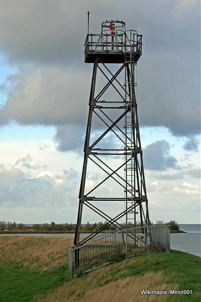 IJsselmeer / Wieringermeerpolder / Zeughoek Lightstand
In 1930 on the dike (of the Zuiderzee at that time) of this new delopped land was placed the old Den Oever Lightstand, in 1969 renewed in the same style, but without lantern. Location 7 km S-E off Den Oever.
Keywords: IJsselmeer;Netherlands;Zeughoek
