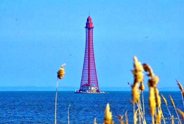 Black Sea / Entrance Dnipro (Dnieper) River / Stanislaus - Adzhyholskyy Range Rear Lighthouse
Designed 1910 by Vladimir Grigorievich Shukhov
Keywords: Ukraine;Black sea;Dnieper;Offshore