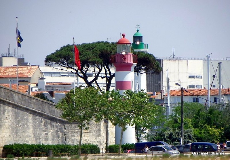 Charante - Maritime / La Rochelle / Leading Lights Front (red) & Rear (green)
The port leading marks
Keywords: France;La Rochelle;Bay of Biscay