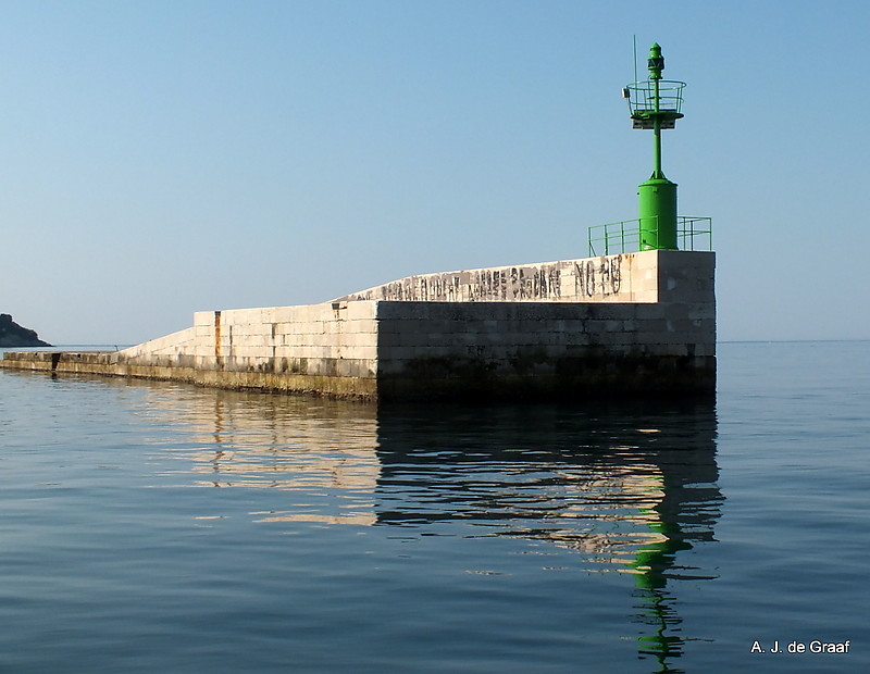 Gulf of Venice / Luka Pula / Rt Kumpar Breakwaterhead Light
Keywords: Gulf of Venice;Croatia;Adriatic sea