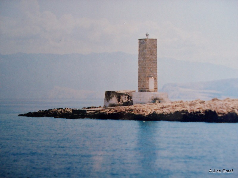 Krk Island / Oto??i? Galun light
Near the light is seen the foot of an older light.
Keywords: Croatia;Adriatic sea