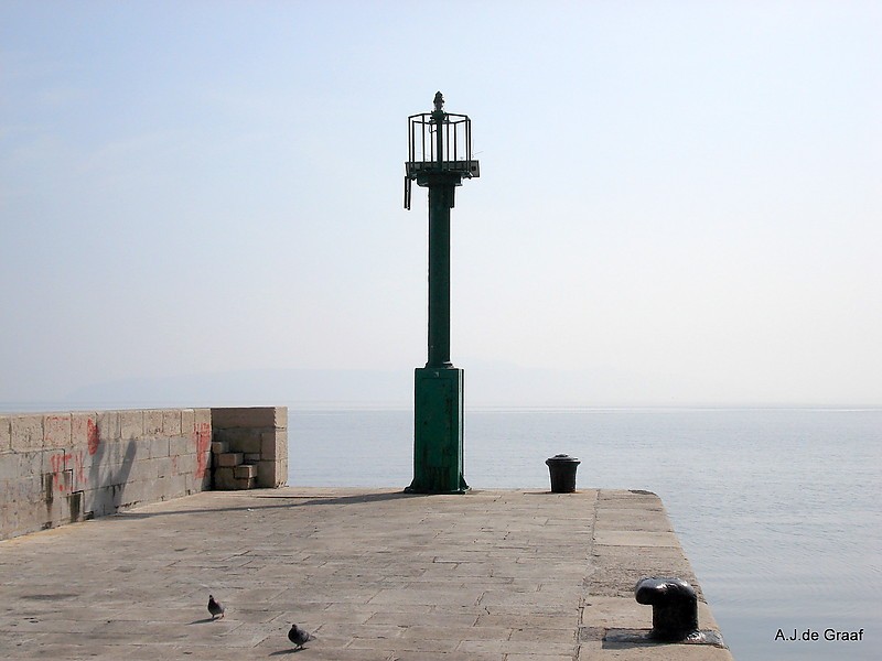 Lovran light
Keywords: Croatia;Adriatic sea