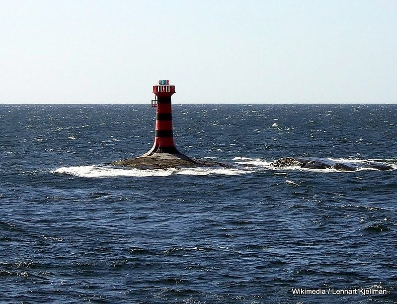 Bothnic Gulf / Äland Archipelago / Approach Mariehamn / Marhällan Lighthouse (2)
Seen from the ferry.
Keywords: Aland Islands;Finland;Baltic sea;Saaristomeri;Mariehamn